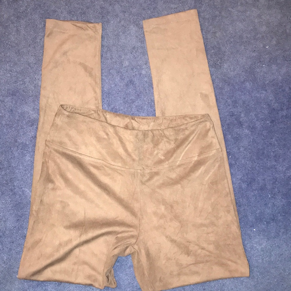 ✨ stretchy suede leggings✨